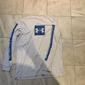 Unser armour long sleeve shirt